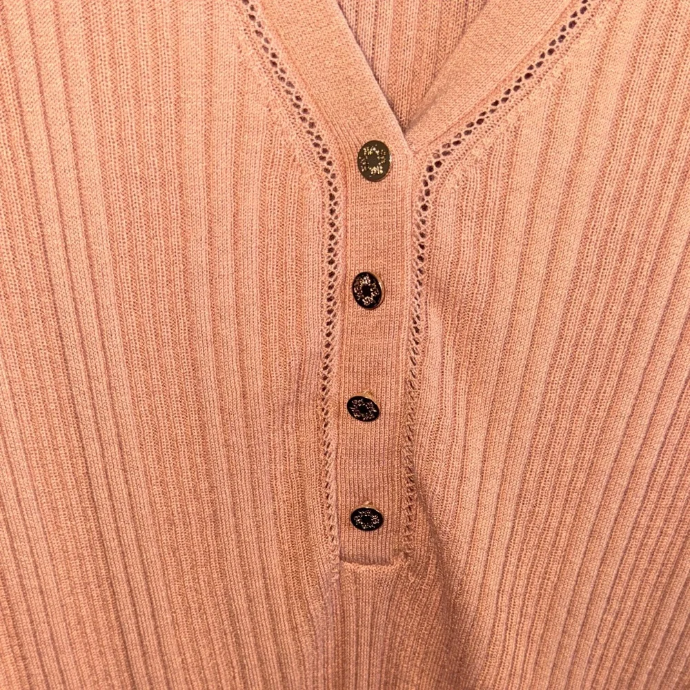 White House Black Market Ribbed V-Neck Blouse - Peach - Picture 4 of 5